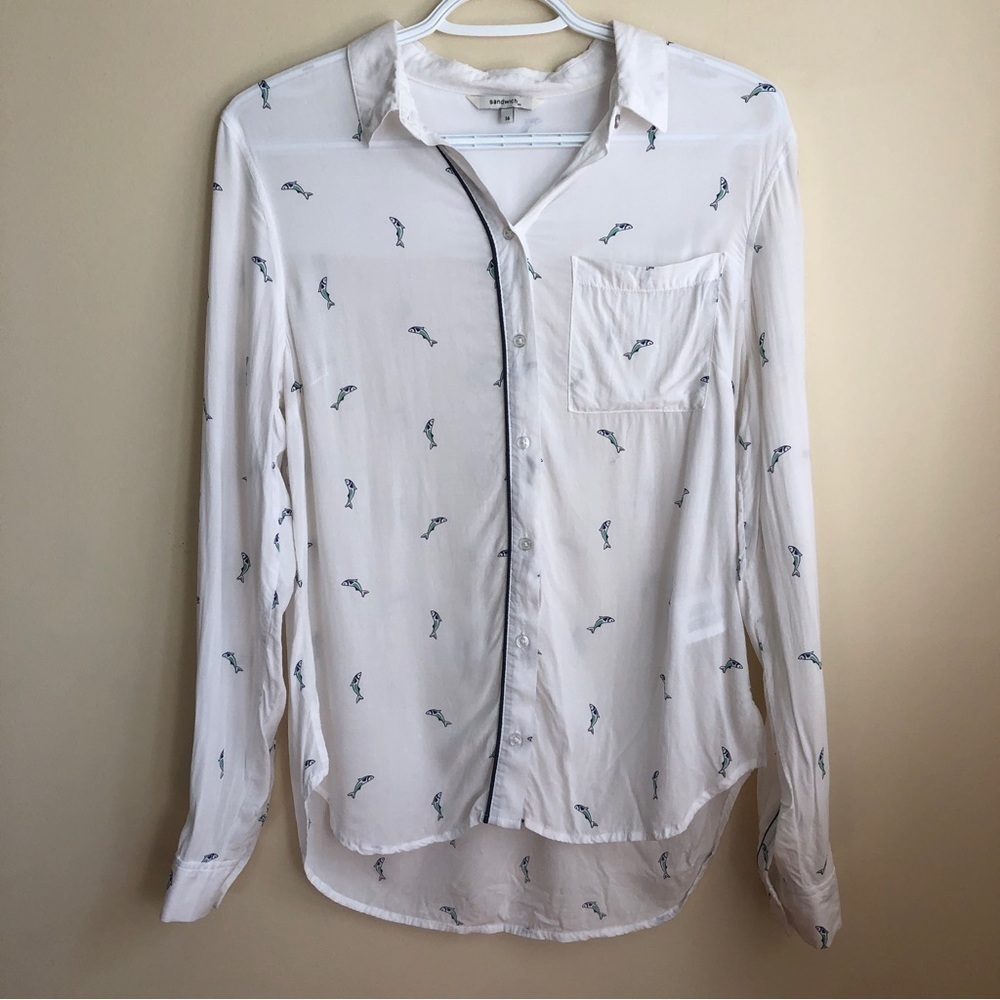 Sandwich_ button down